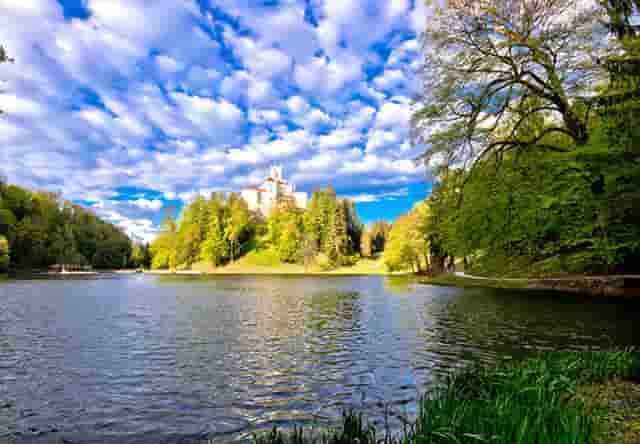 哪吒车是自动挡吗(哪吒v是自动挡吗)